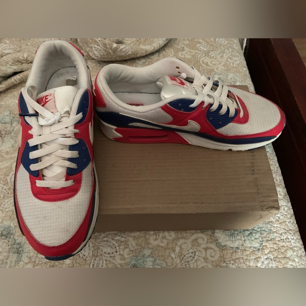 Nike Air Max. Size 9.5.
